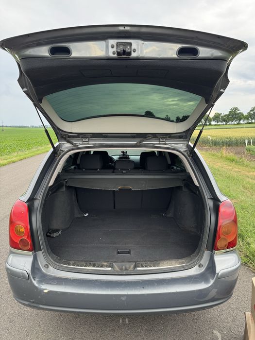 Toyota avensis, 2.0d, 2004