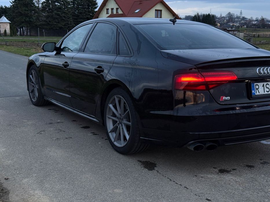 Audi S8
