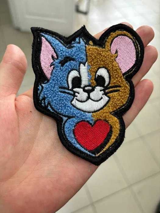 Махрова синельна вишивка на одязі