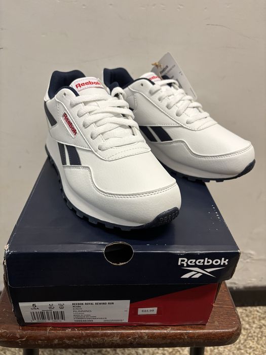 Sapatilhas Reebok.