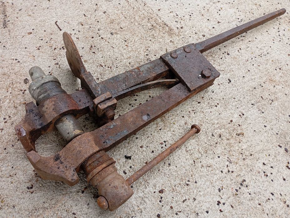 Lote 4 Grandes Torno de Ferreiro Antigo com Haste