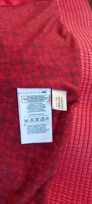 Продам стильну, шкіряну жіночу куртку "ADIDAS"