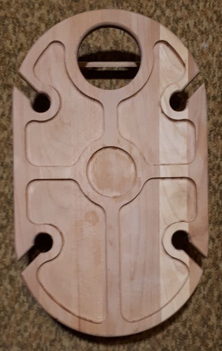 Столик деревянный, виинно-пивной, раскладнлй на ножках.