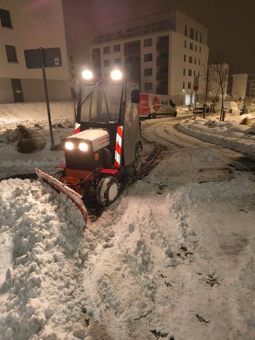 Traktorek do odśnieżania Kubota i Yanmar 24