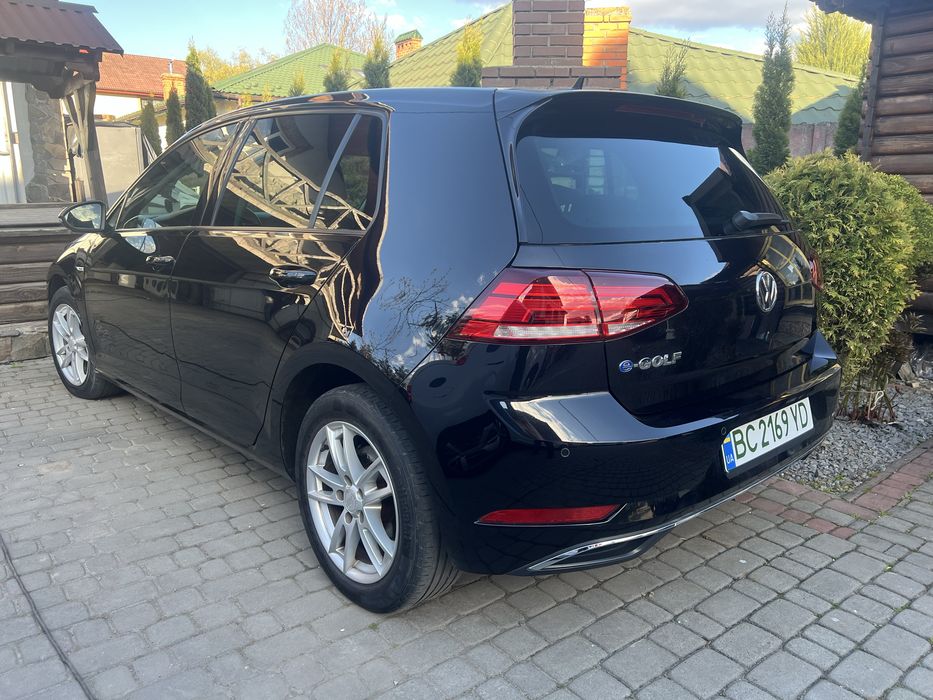 Volkswagen e-Golf електро 2018 36 квт