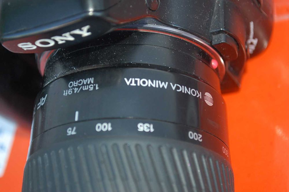 Lustrzanka SONY ALPHA 300 + obiektyw Minolta 75-300 2 Bateria Ład Kabel
