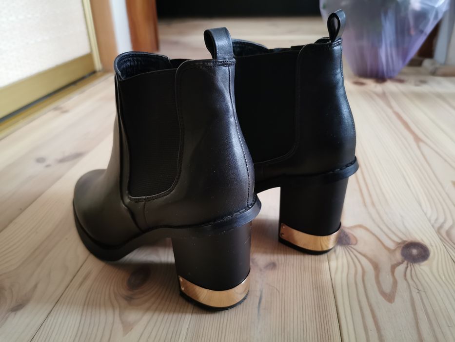 Jesienne botki z ozdobami