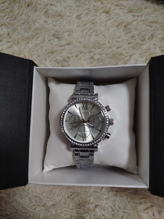 ~Наручний годинник~