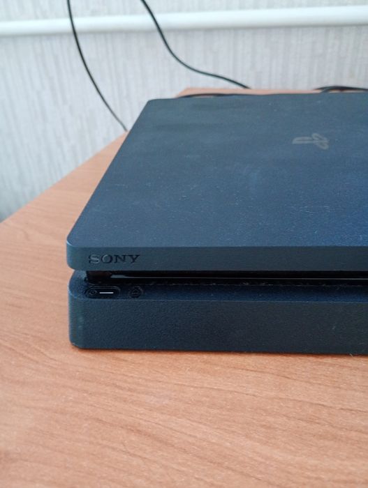 Продам плейстейшен 4 pro