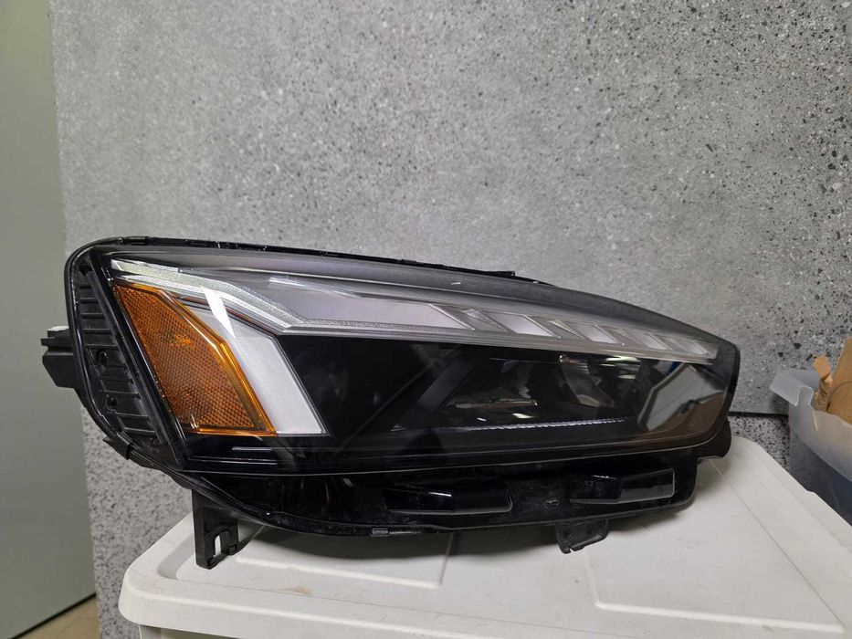 Lampa Prawy Przód FULL LED MARTIX 8W6 AUDI A5 Lift USA