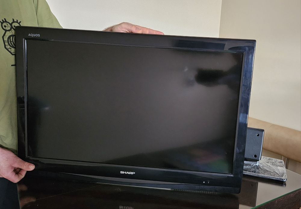 Телевізор Sharp Aquos 32"
