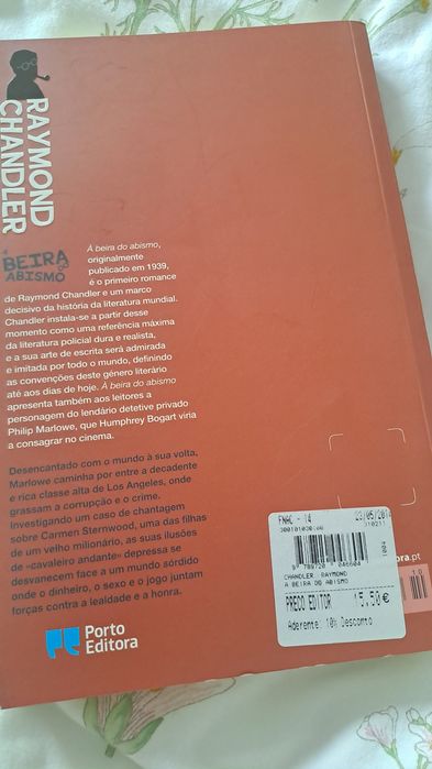 À beira do abismo de Raymond Chandler