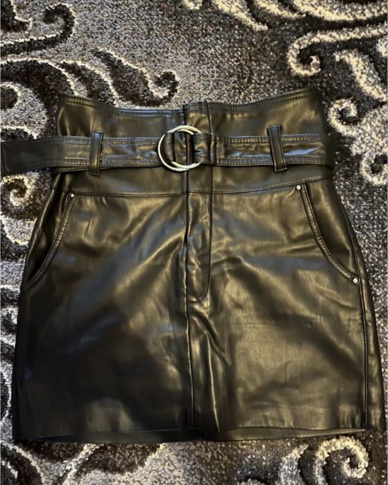 Продам модну спідницю