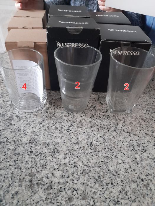 Copos e chávenas de cafe