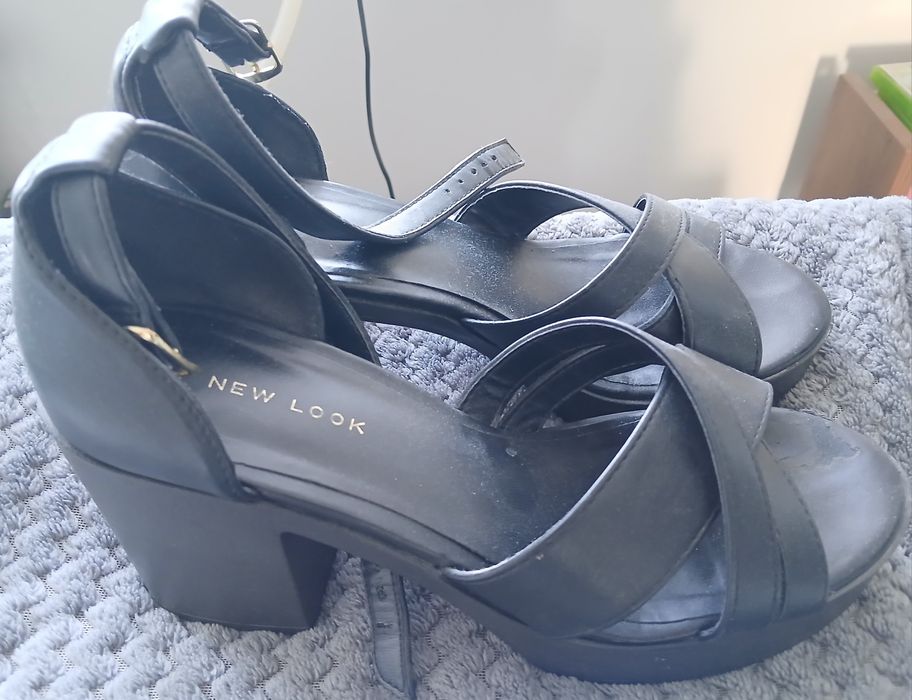 Sandały damskie na obcasie roz. 37