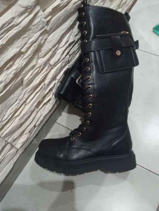 Nowe czarne glany-styl militarny ocieplane rozm.40