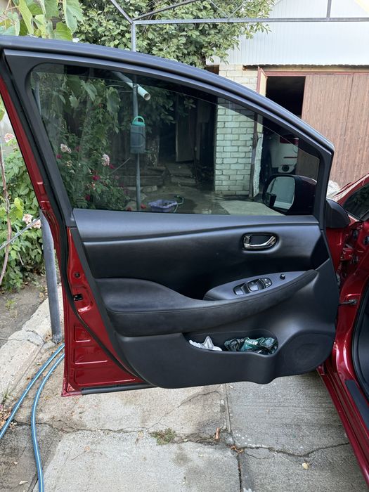 Nissan LEAF 2015