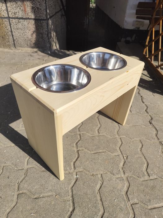 Rezerwacja stojak na miska i w tym dwie miske