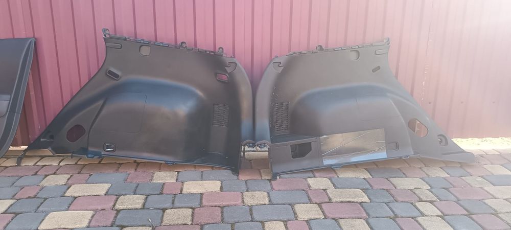 Kia Niro   Обшивка арки багажника .