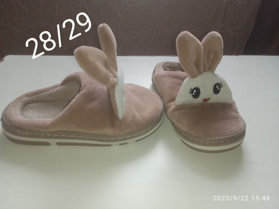 Продам срочно обувь на девочку