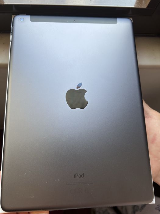 IPad 8 geraçao wifi + celular 128 Gb
