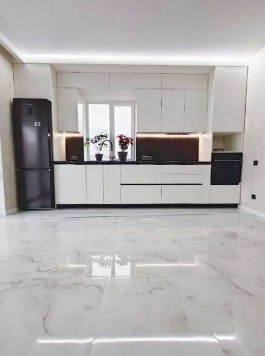 Новый 2-х этажный дом с ремонтом, гаражом и подвалом в Фонтанке 1!