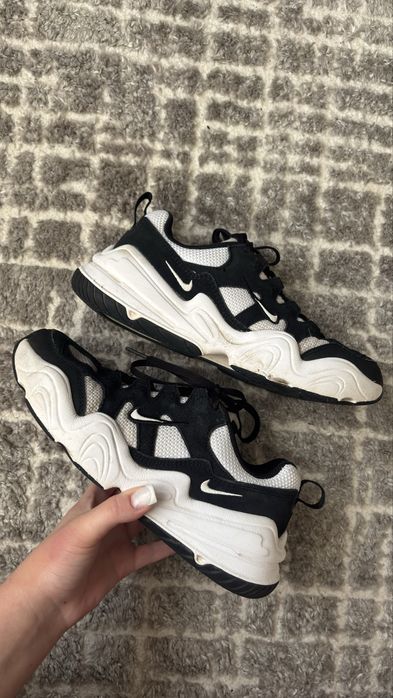 Кросівки Nike жіночі