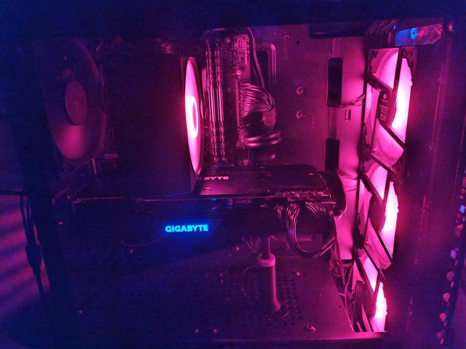Komputer Gamingowy i5-10400F / RTX 2070 SUPER / 16 GB RAM / SSD 512 GB / ARGB