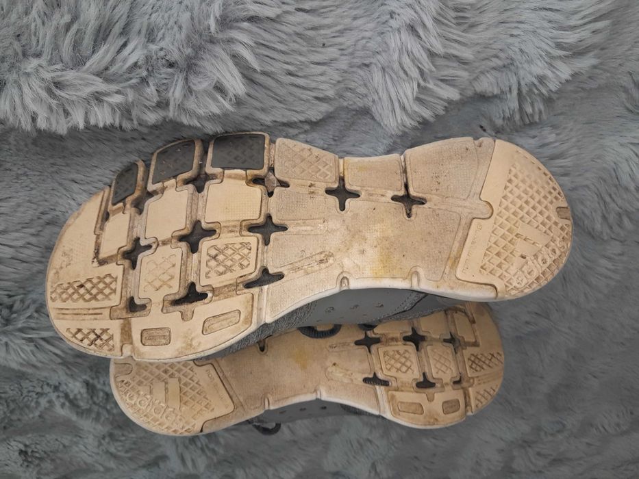 Беговые кроссовки adidas