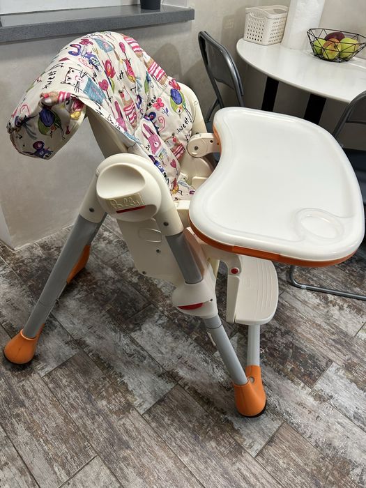 Стілець для годування