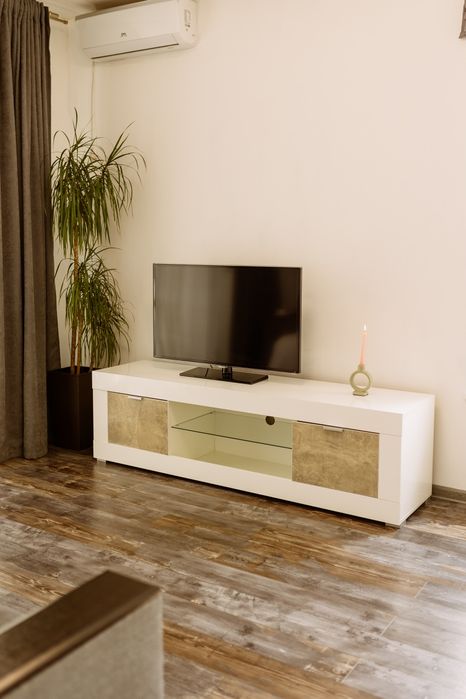 New Time. БЕЗПЕРЕБІЙНИЙ Wi-fi, гаряча вода, опалення Квартира подобово