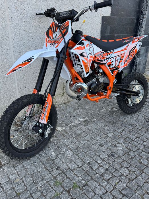 Mota 50 como nova