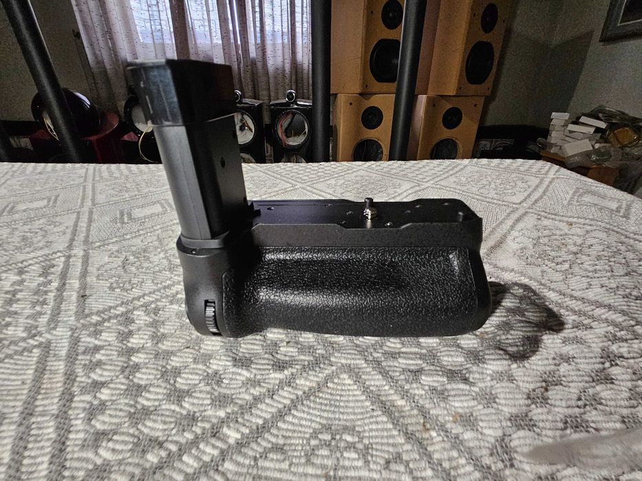 Punho para NIKON Z8  (MB-N12)  NOVO.