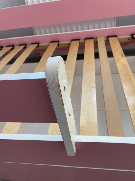 Łózko dziewczece dla dziewczynki z szuflada