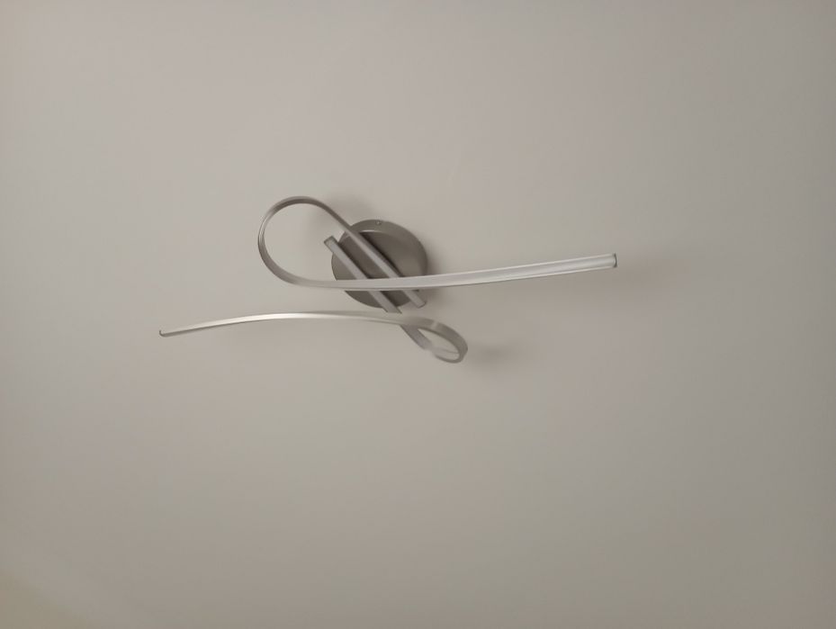 Candeeiro de sala , potência de 2000 lumen