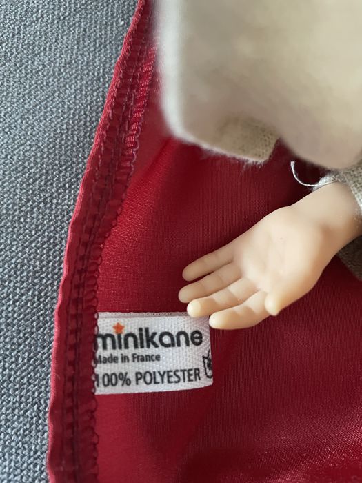 Lalka Minikane plus ubranko Czerwonego Kapturka