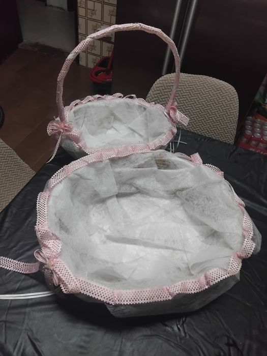 Conjunto de Cestos de Verga Decorados à Mão – Especial Bebé/Batizado