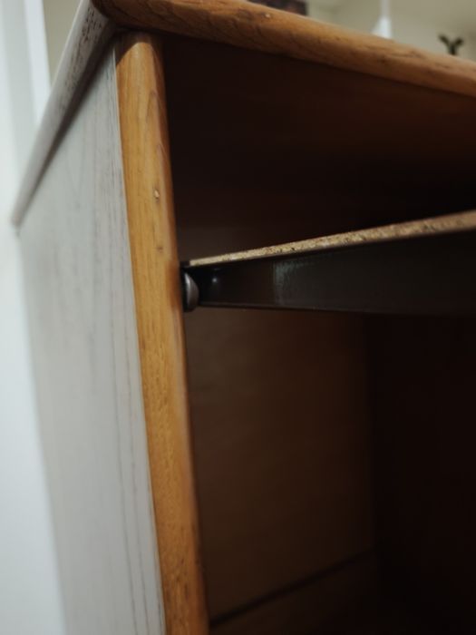 Secretária de Estudo em Madeira – Elegante, Prática e Durável