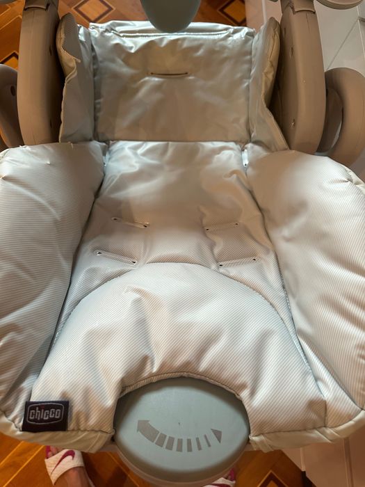 Стілець для годування Chicco Poly 2