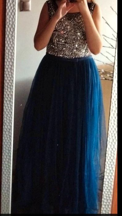 Suknia z wiązanym tyłem