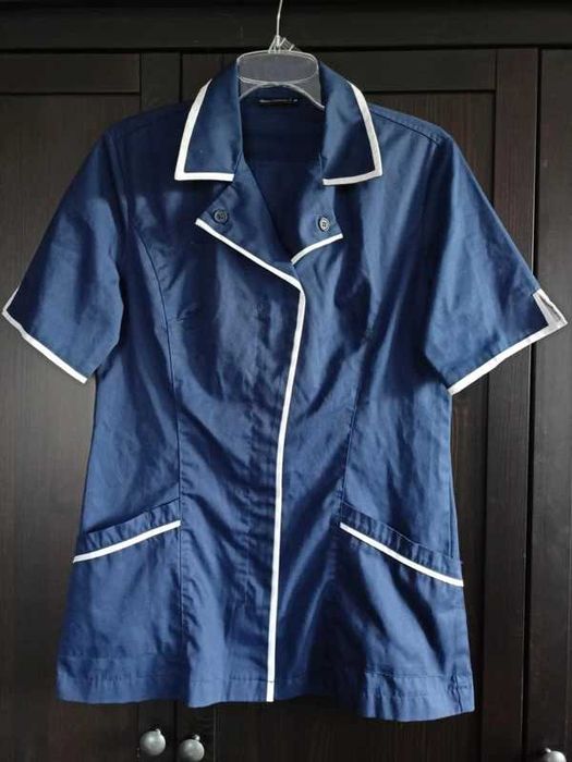 fartuch granatowy z kieszeniami