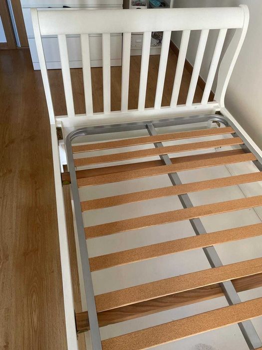 Cama Solteiro em ótimo estado