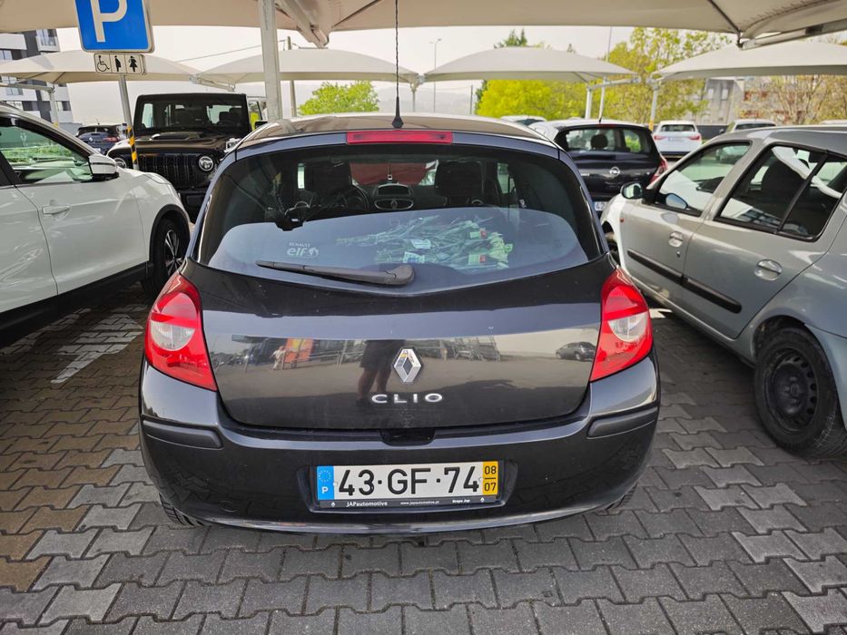 Renault Clio III 1.5 DCI Dynamic S 86cv