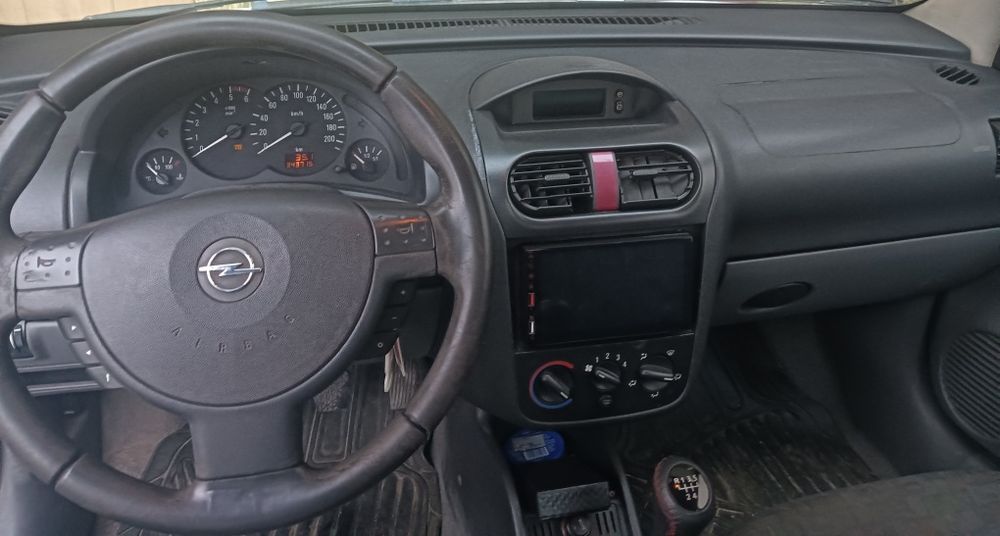 Opel Corsa 1.7 DTI 5 lugares