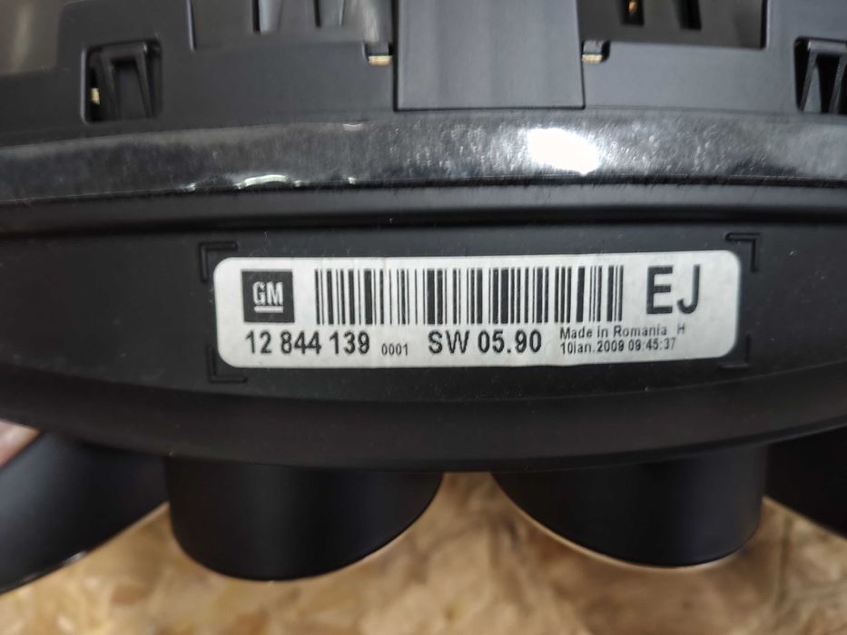 Licznik Opel insignia A 1,6 Turbo benzyna a16let Europa 12844139