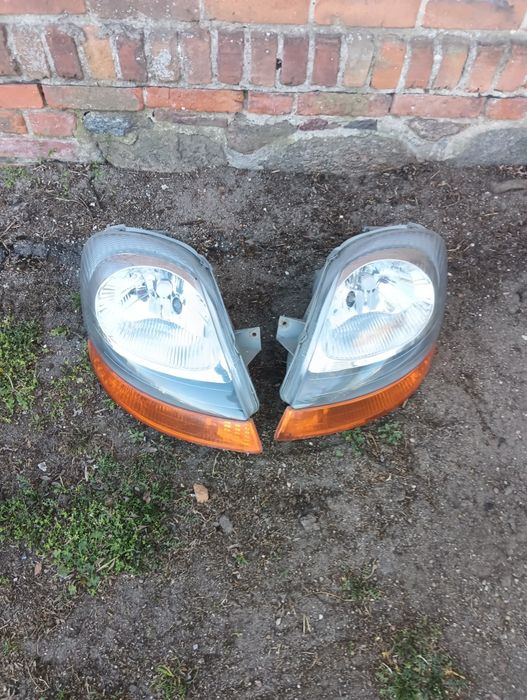 Lampa Trafic Vivaro Primastar kompletna