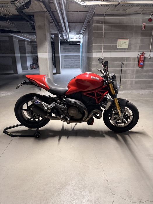 Ducati Monster 1200S