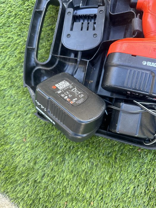 Berbequim Aparafusador Black & Decker 14.4V — Testado e Funcional, com Mala e 2 Baterias