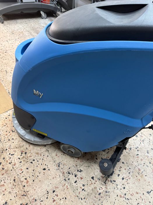 Lavadora aspiradora condutor apeado