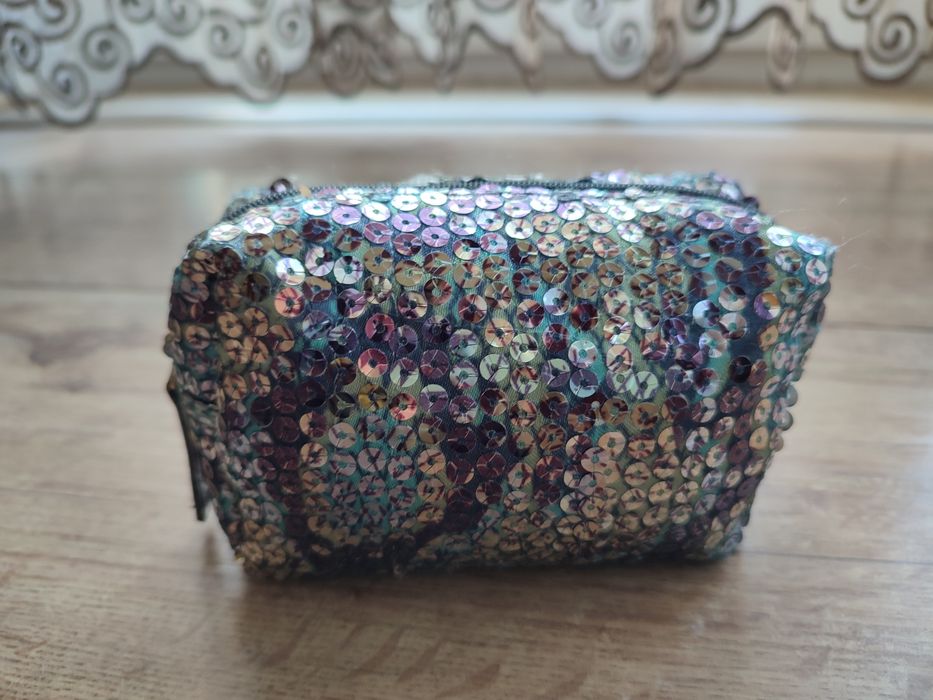 Cekinowa mała kosmetyczka - kopertówka